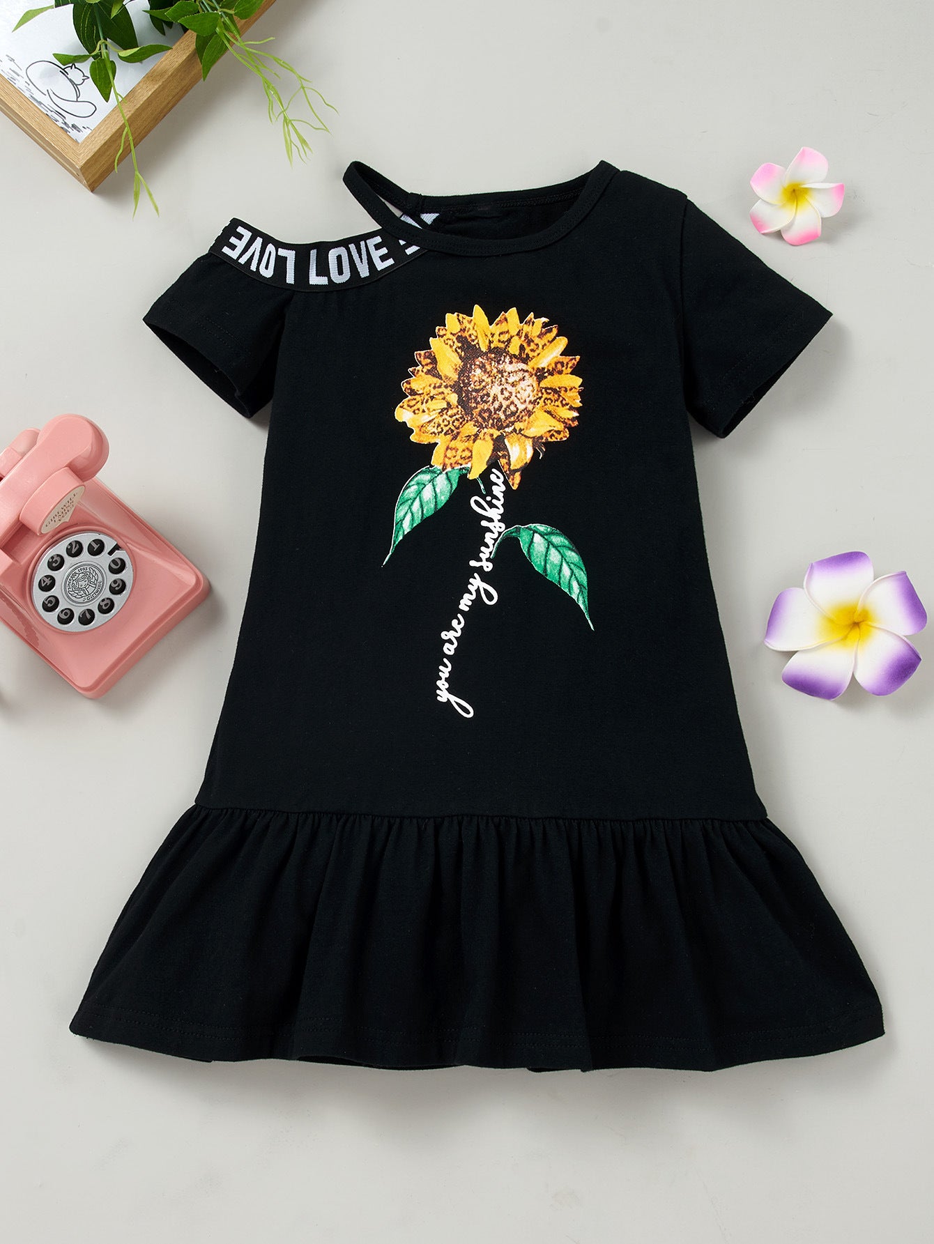 Summer Girl Short-sleeved Sun Flower Shoulder Dress